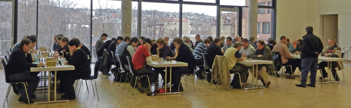 Blick in den Saal zu Beginn der Vorrunde des Neujahrsblitzturniers 2012